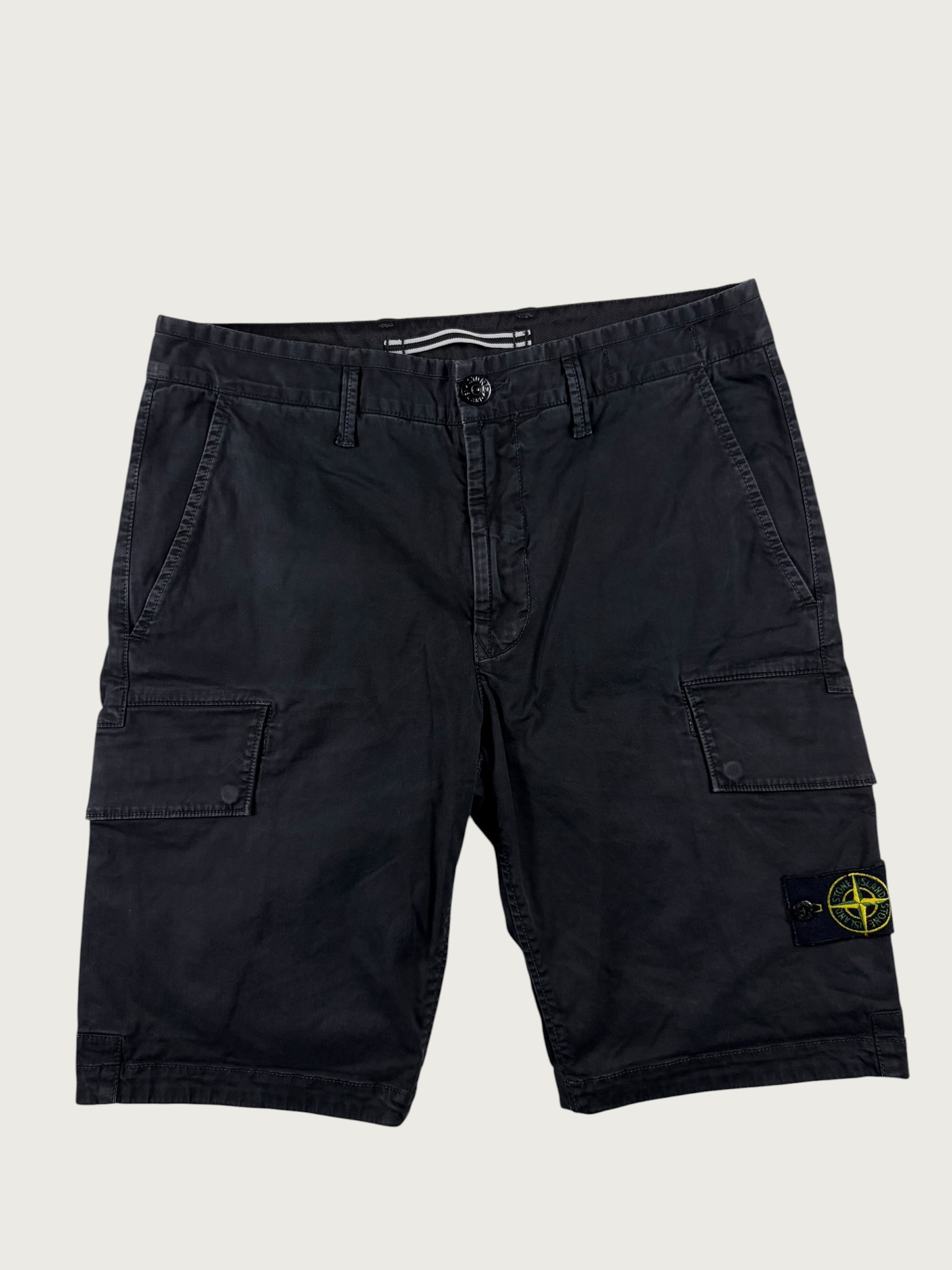 Compass Cargo Bermuda Shorts – Black