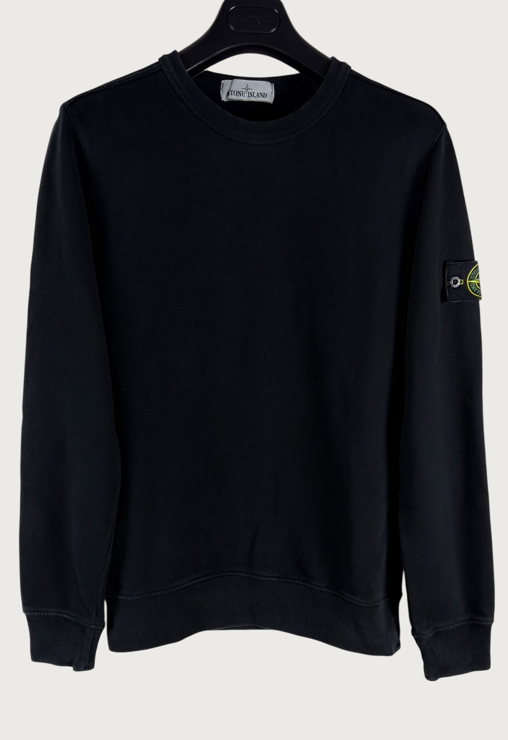 Felpa girocollo garment-dyed in cotone garzato – Nera